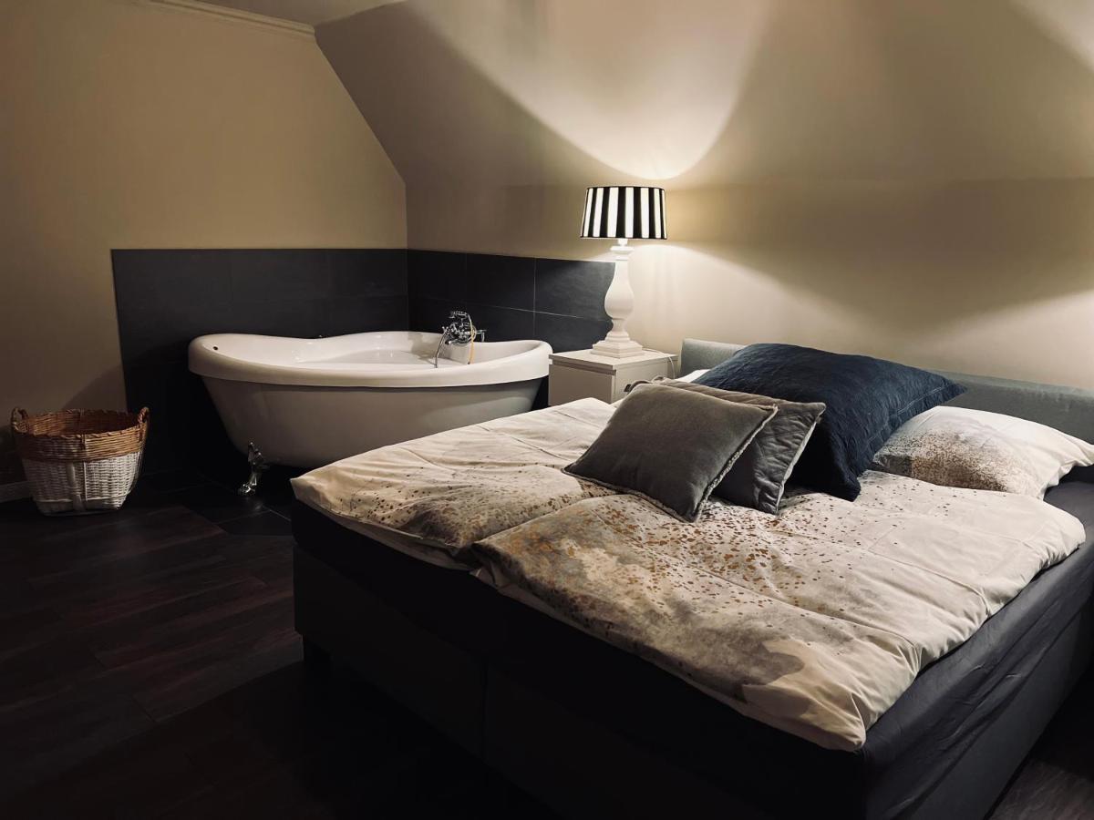 Ring Residenz In Adenau Direkt Am Nuerburgring Bed & Breakfast Exterior photo